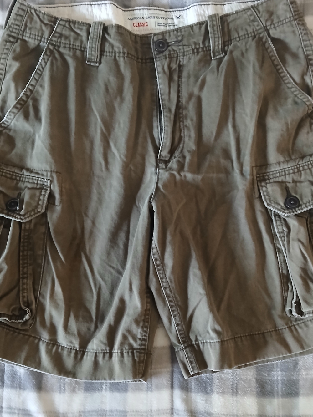 American Eagle Outfitters Olive Green Classic Cargo Shorts - Men's Size 36